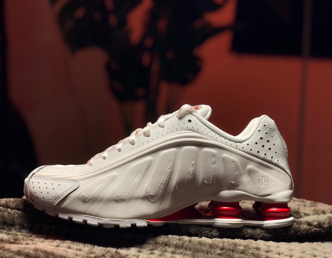 Nike shox R4 内马尔联名