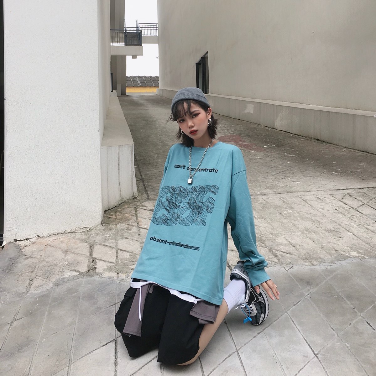 一套：FL线上潮流
超美“湖水蓝”长袖 