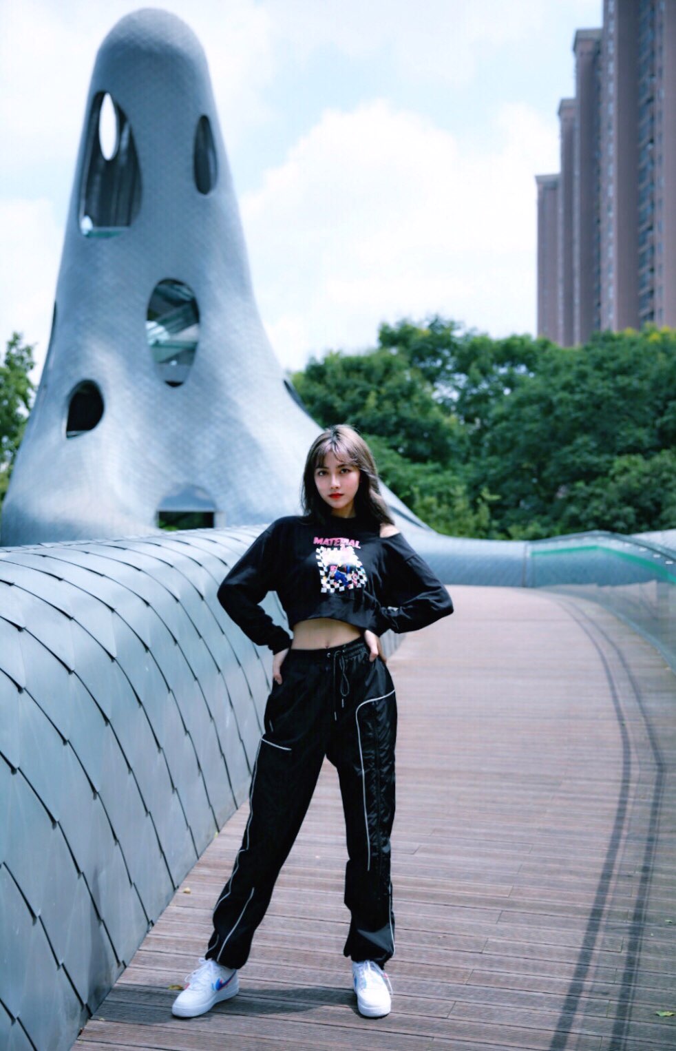 👖裤子款式是3m反光束脚机能裤
版型很棒
