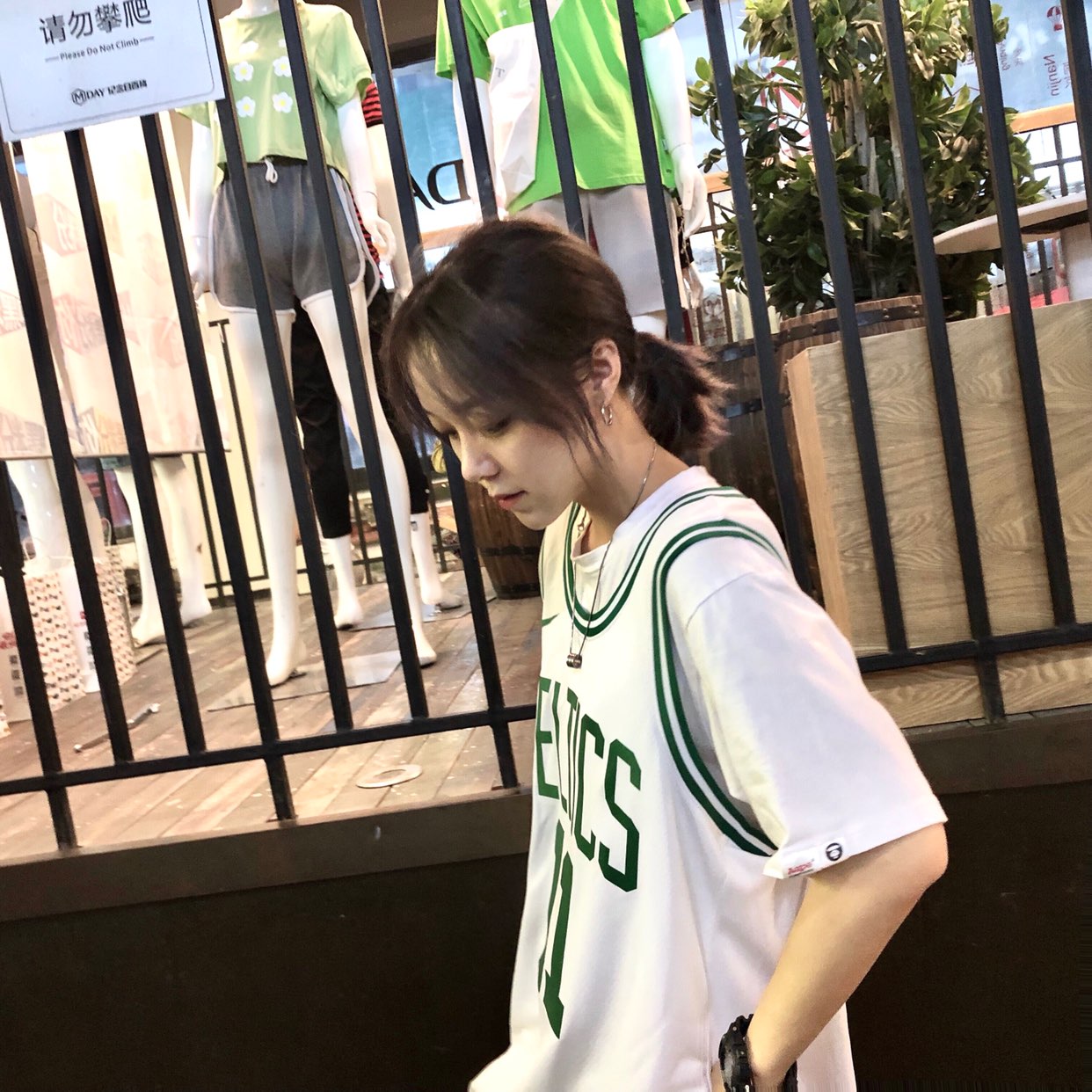 这个球衣 真的爱了
身高体重：166cm