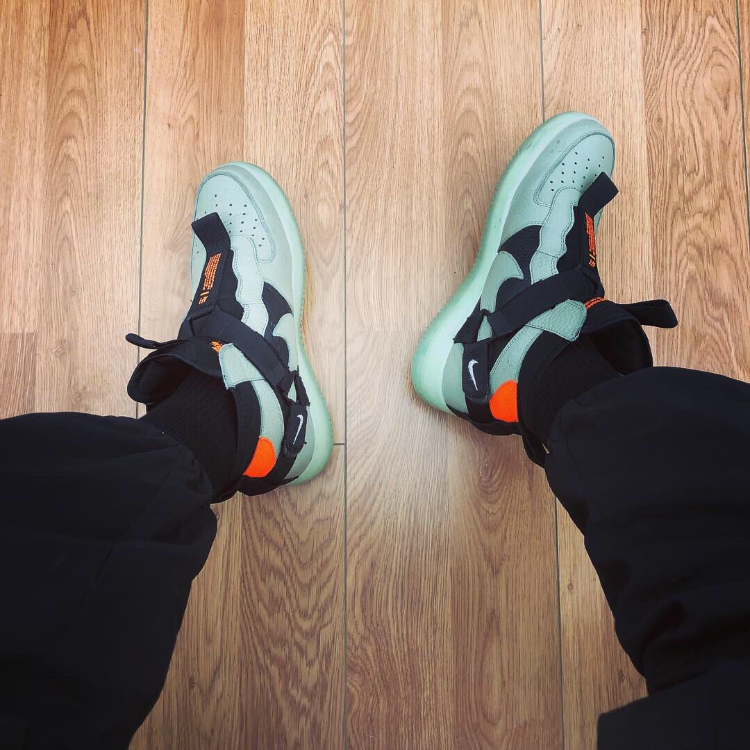 🤖