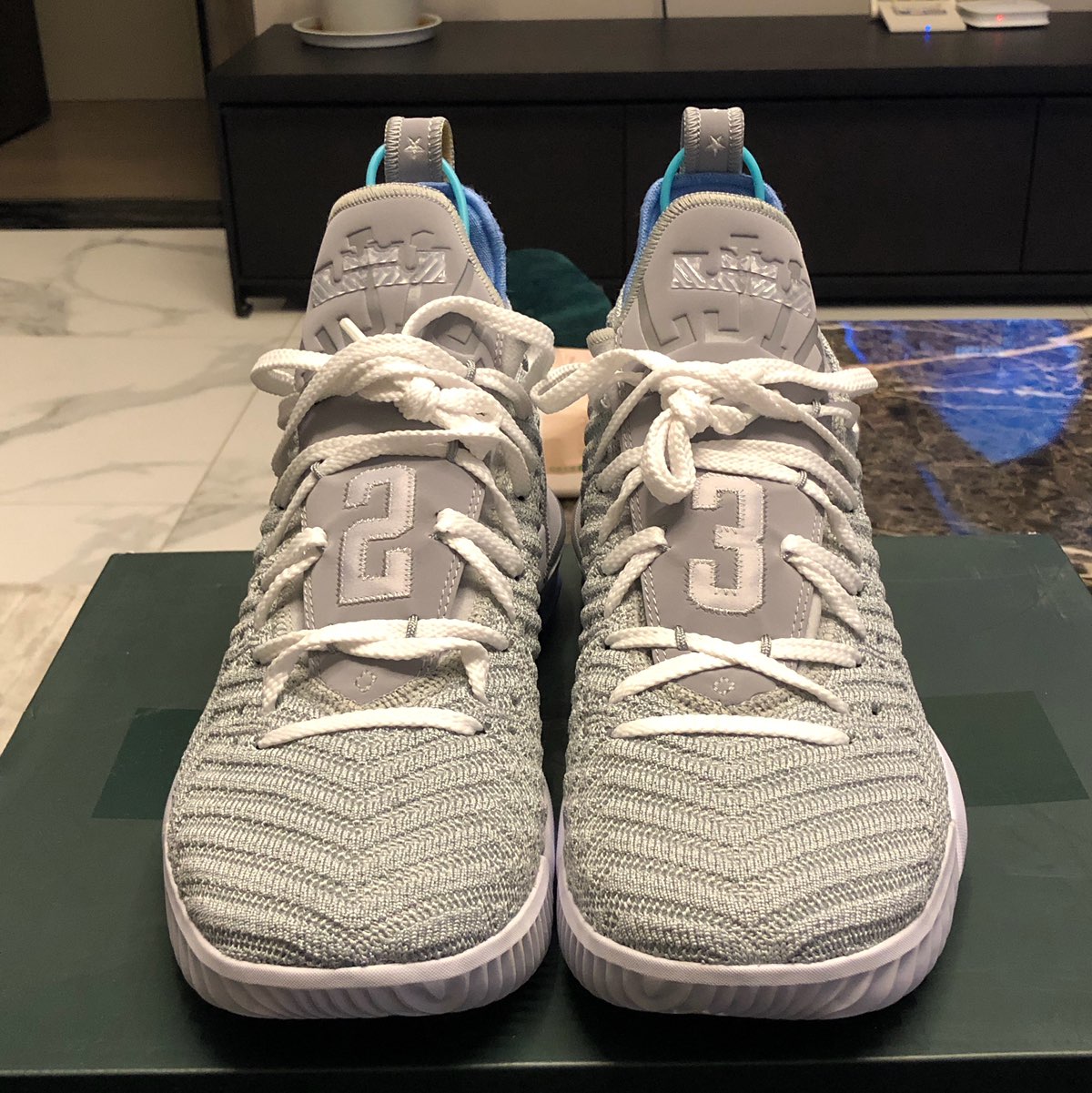 Nike LeBron 16 MPLS测