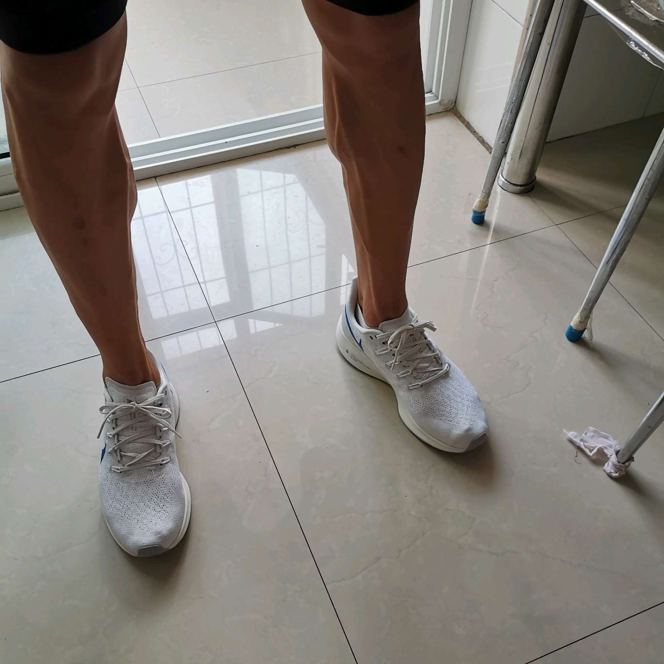 鞋子买大了😭