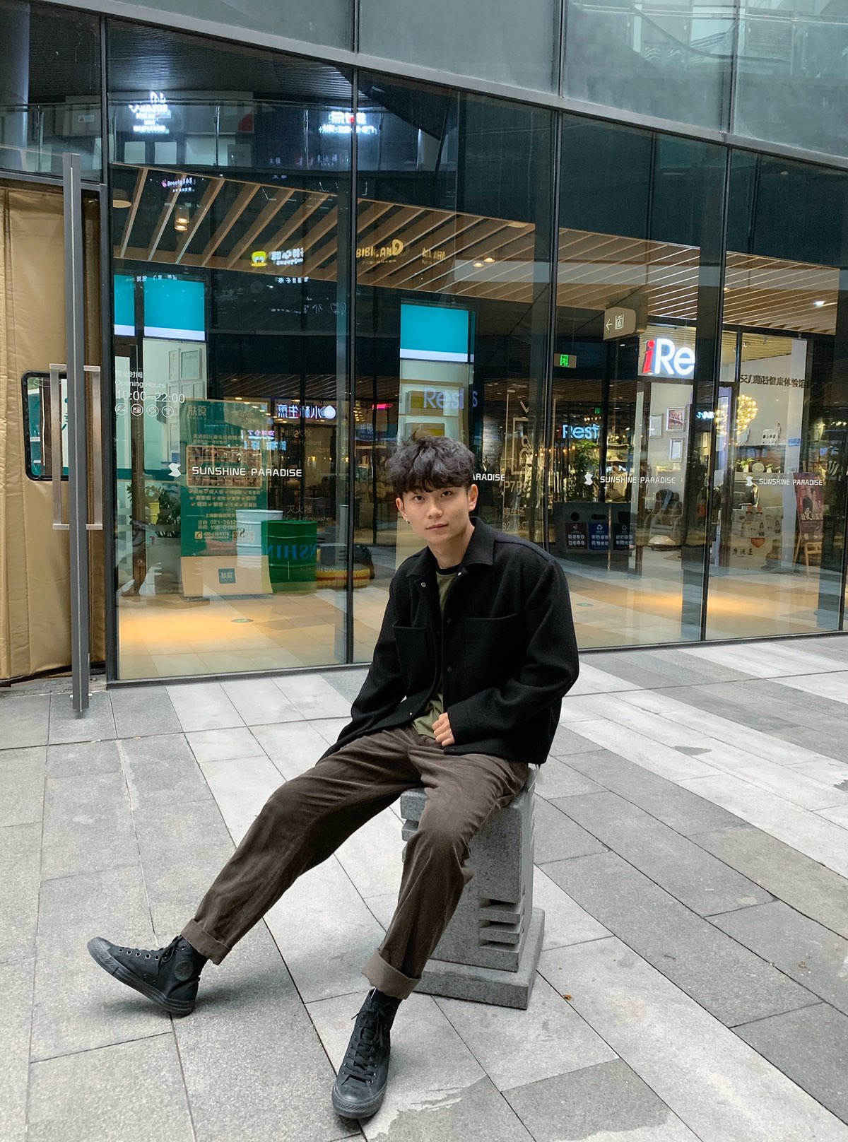 周日下午一个比较慵懒的穿搭，小立领外套配