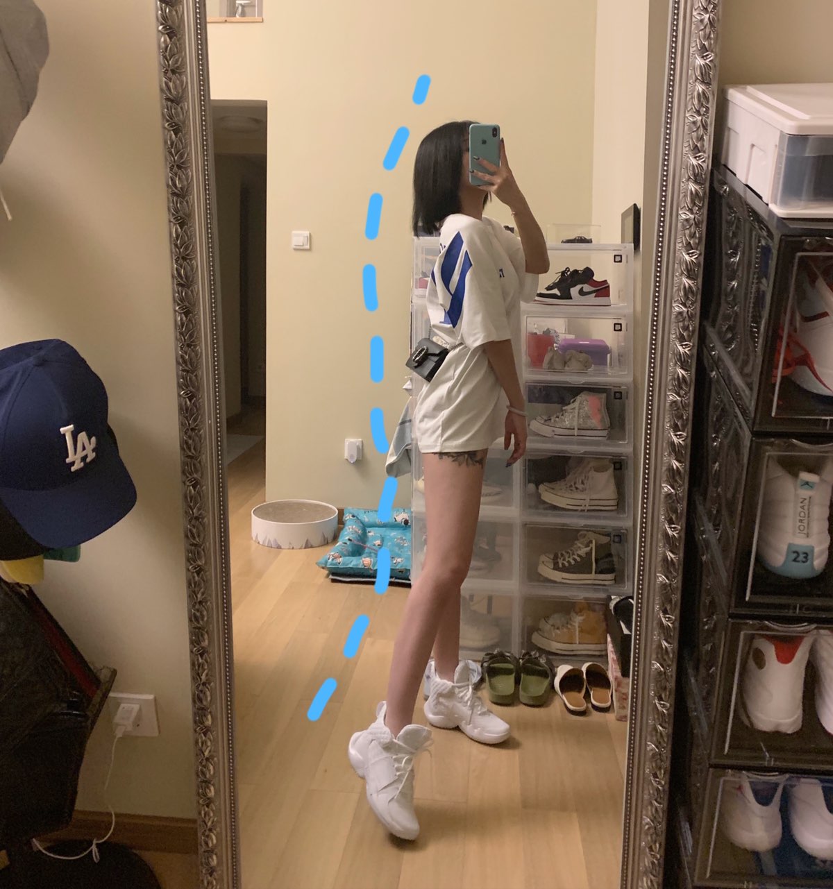 入手一双白鞋 
好舒服
不大不小 
百搭