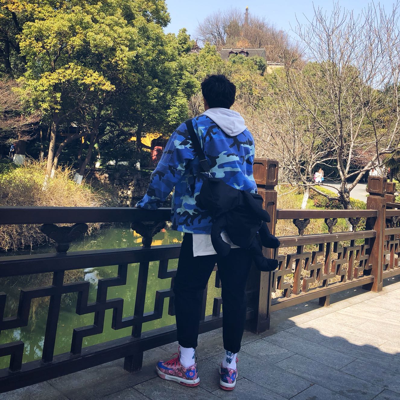 #帽衫青年#@有毒青年
酷就完事儿