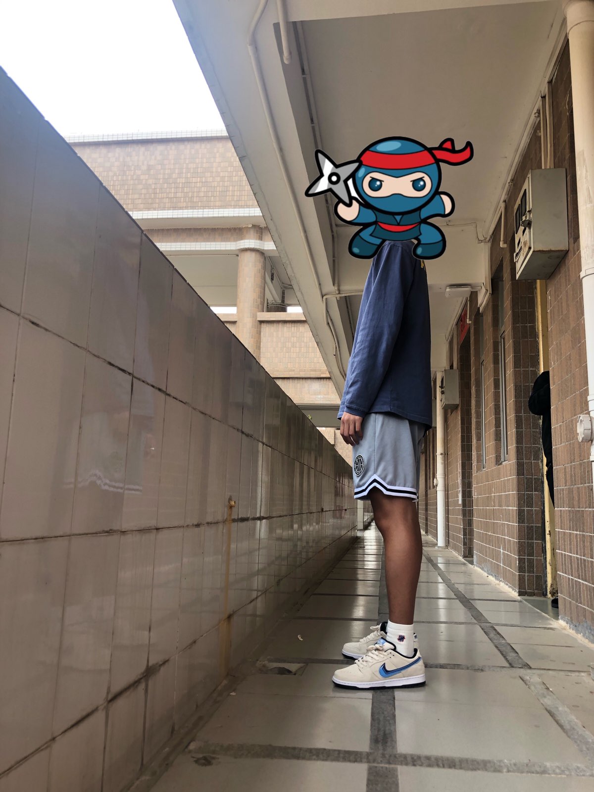 来个上脚图吧 忽略我的黑腿🌚