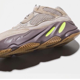 YEEZY BOOST 500 + 700颜值虐原版？这款新鞋型，侃爷不考虑下？