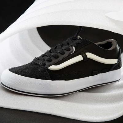 解构 Vans 又来了！这次还有更好玩的鞋带 DIY 穿法