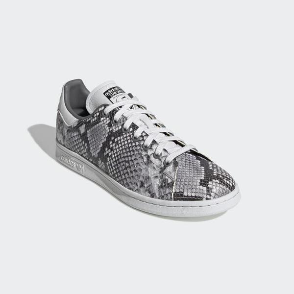 adidas Originals发布新款灰色蛇纹Stan Smith