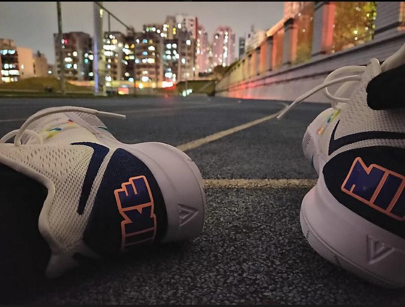 球鞋与球场