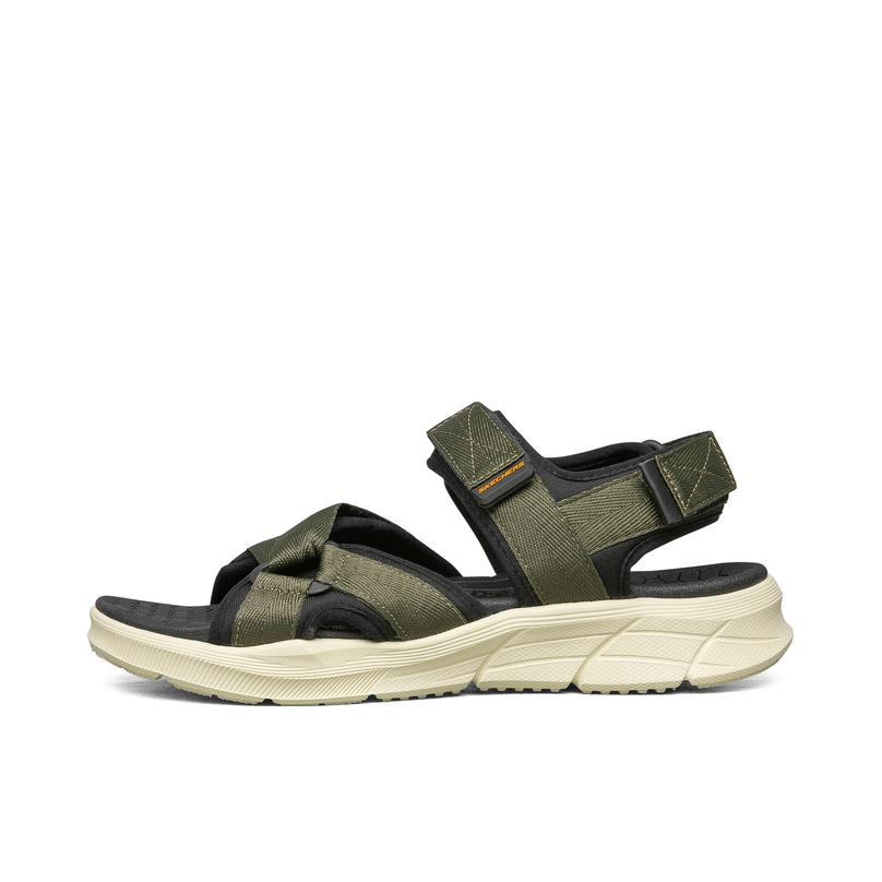 推荐商品：Skechers/斯凯奇 Equalizer 4 Sandal 轻便透气 凉鞋 237050 橄榄色