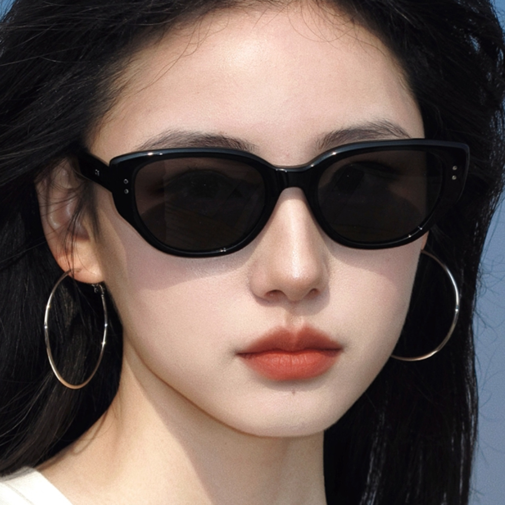 推荐商品：【范丞丞同款】PARZIN/帕森 23SS复古偏光个性窄框小框显脸小猫眼框驾驶街拍太阳镜 12715