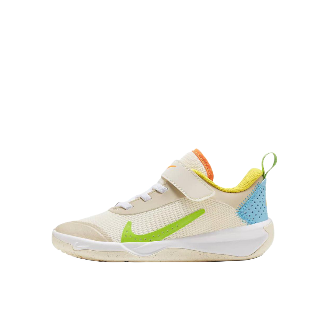 推荐商品：Nike Omni Multi-Court 防滑耐磨 轻便透气 魔术贴 运动鞋 儿童 小童/绿色/蓝色