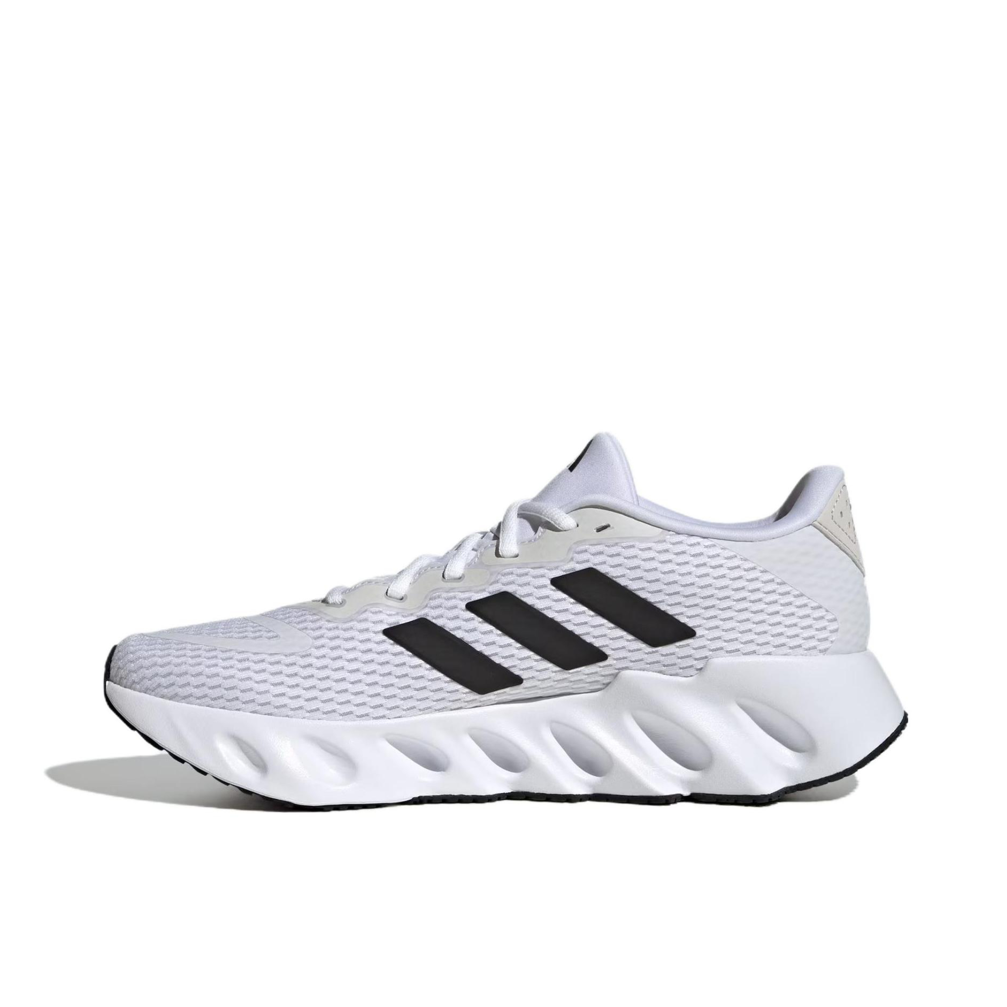 推荐商品：adidas Switch Run 跑鞋 减震回弹防滑耐磨织物网面体测 男款/白色