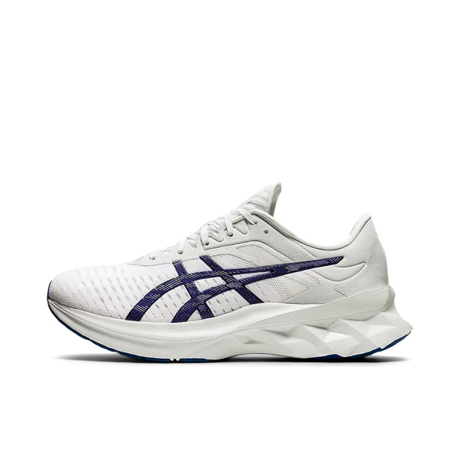 推荐商品：Asics/亚瑟士 Novablast 跑鞋 防滑耐磨舒适透气轻量回弹百搭复古织物支撑 白色/蓝色