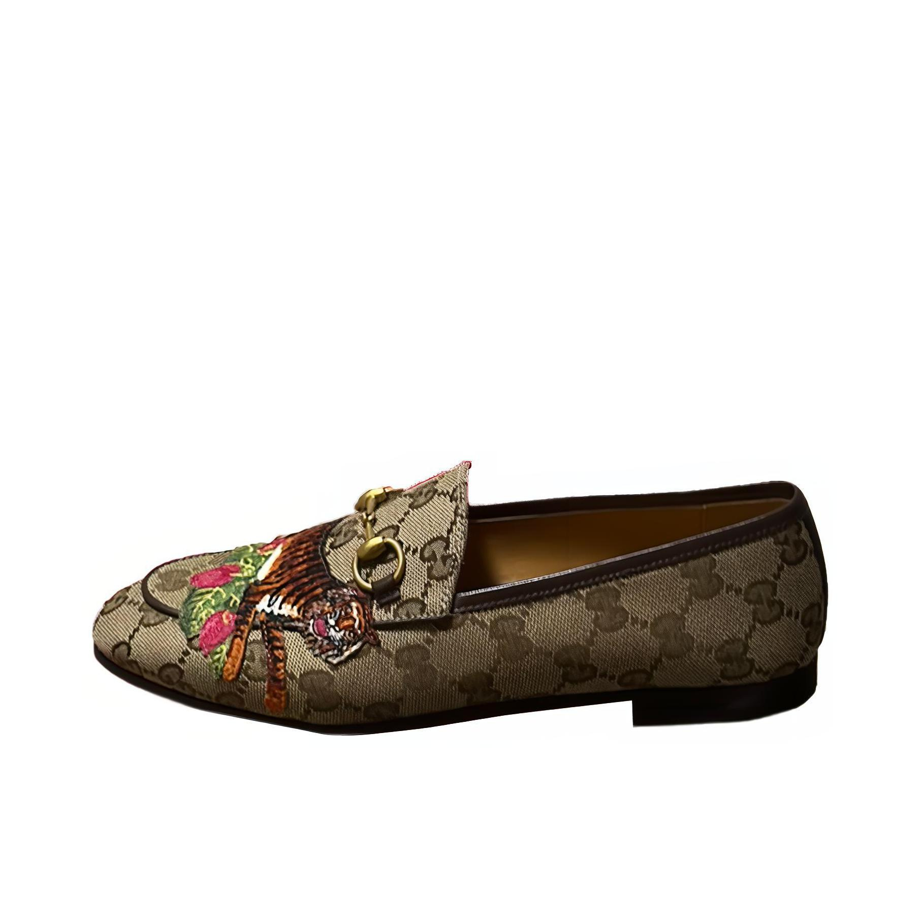 推荐商品：Gucci 刺绣圆头 单鞋 687584 KY980 9763 米色
