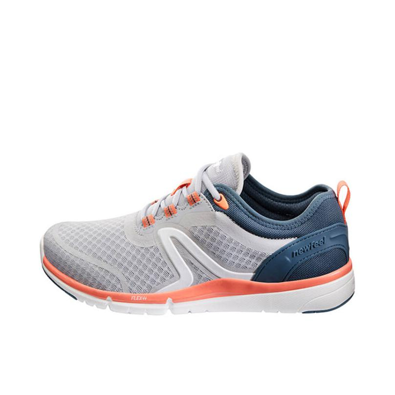 推荐商品：Decathlon/迪卡侬 Soft 540 网面透气 休闲轻便 跑鞋 白色/灰色
