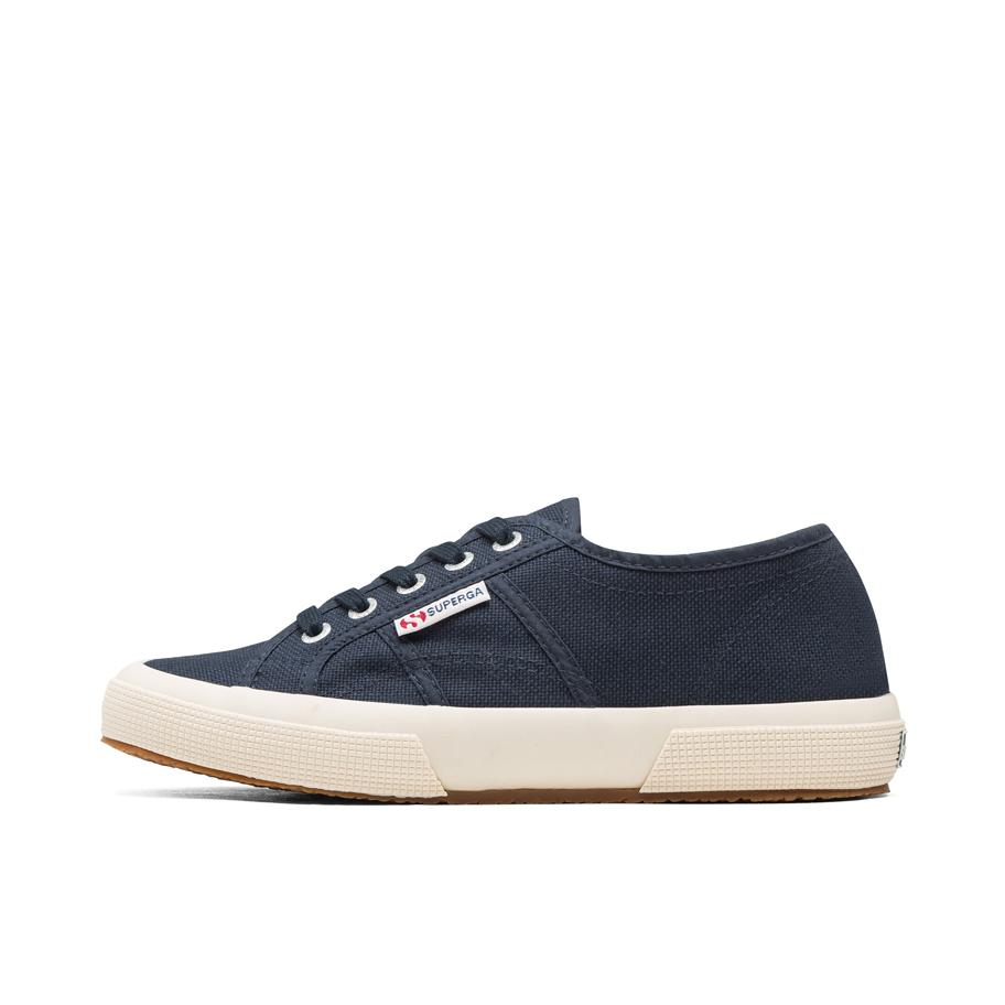 推荐商品：SUPERGA 2750系列 S000010 轻便透气 防滑耐磨 圆头 内增高 复古百搭 休闲 帆布鞋 藏青/增高款