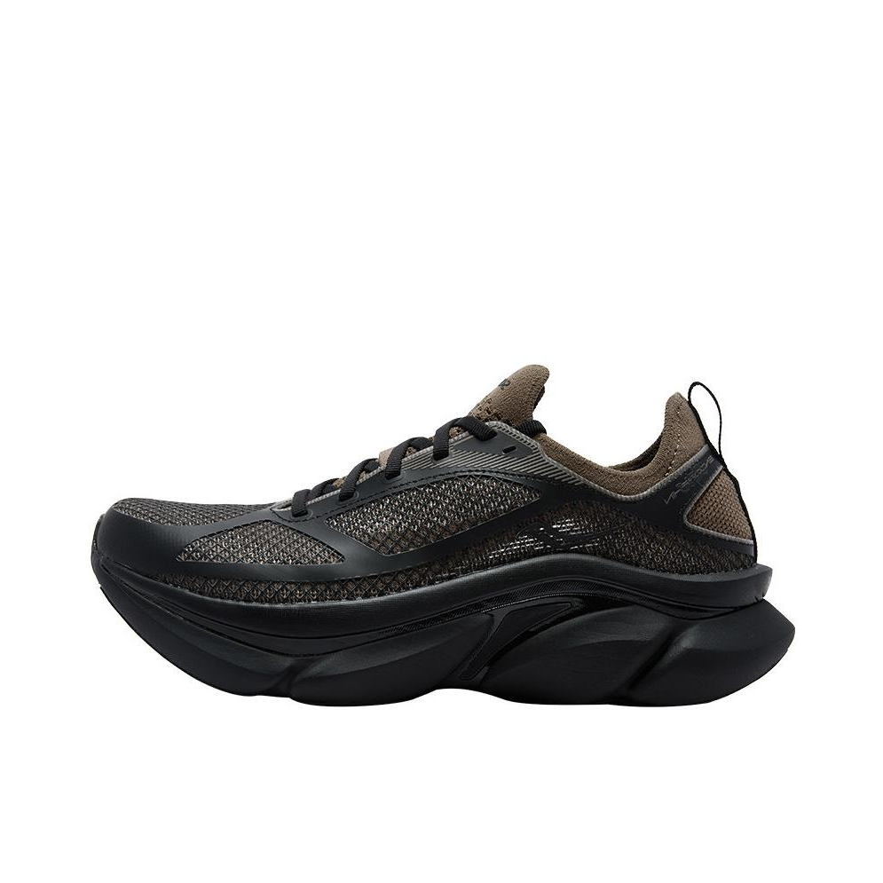 推荐商品：Saucony/索康尼 ENDORPHIN ELITE啡翼3 跑鞋 马拉松防滑耐磨 棕色/黑色