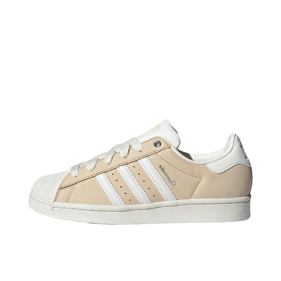 推荐商品：【宋雨琦同款】 adidas Originals Superstar 板鞋 轻便贝壳头薄底舒适百搭耐磨复古 女款/白色/米黄色