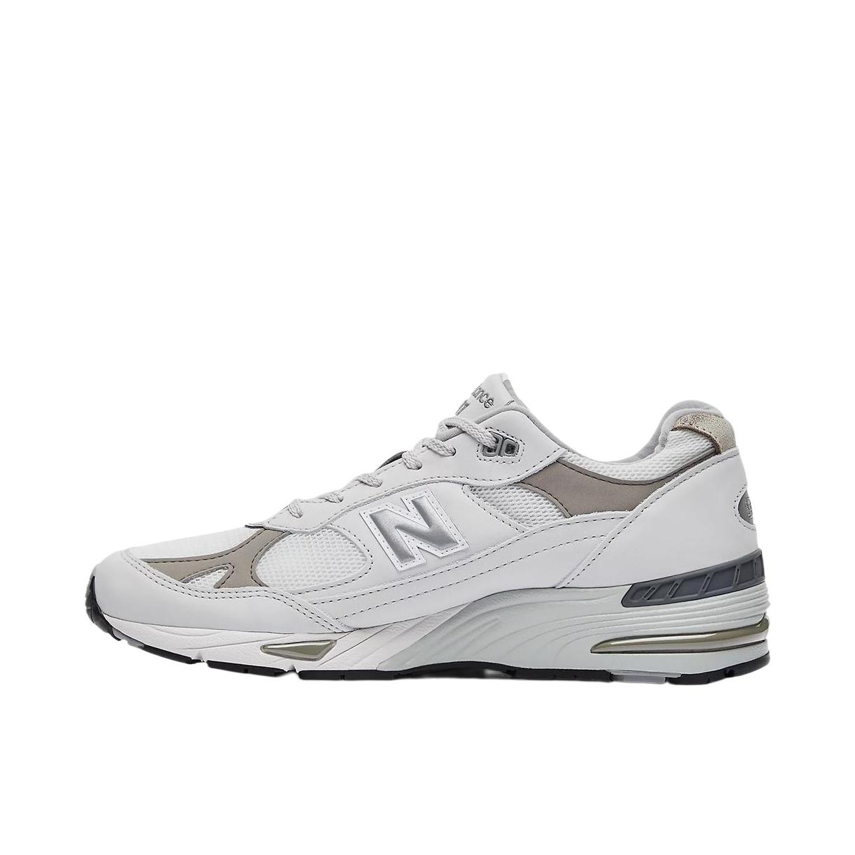 推荐商品：New Balance 991 跑鞋 舒适减震防滑耐磨织物网布透气经典复古休闲运动百搭通勤贴合 白色/棕色