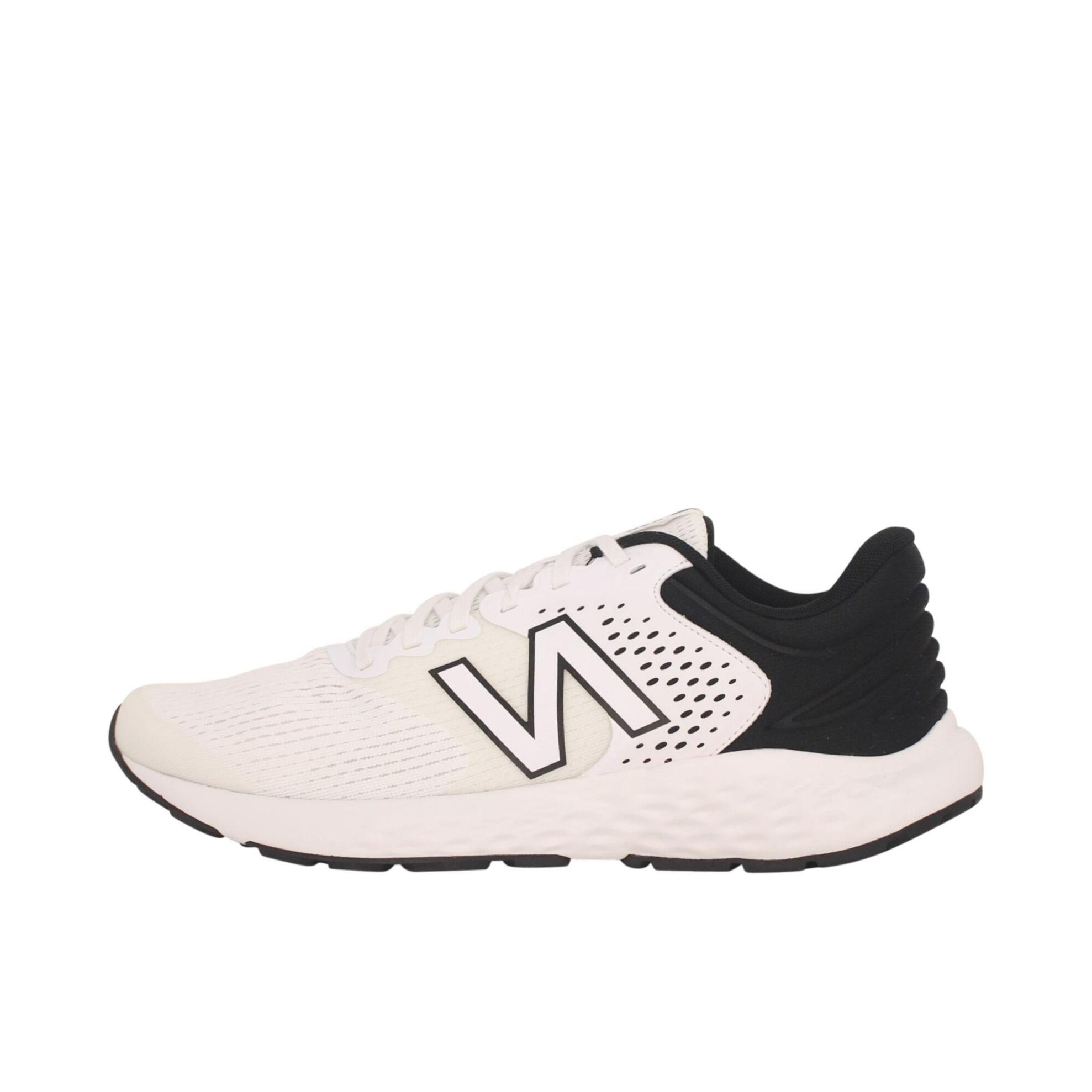 推荐商品：New Balance M520 v7 跑鞋 网面透气 白色/黑色