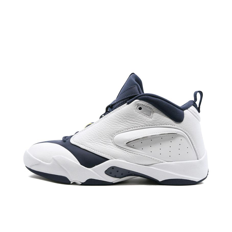 推荐商品：Jordan Jumpman Quick 23 舒适圆头 防滑耐磨 减震支撑 轻便 百搭时尚 篮球鞋 White/Navy/Varsity Maize 白黑