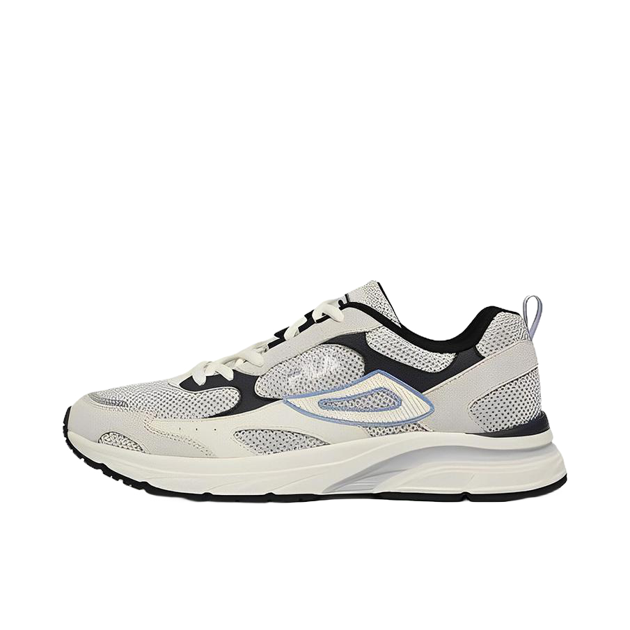 推荐商品：FILA/斐乐 Ray Flight v2 减震耐磨 网布透气 轻便 复古百搭 潮流 运动休闲鞋 黑色/灰色  