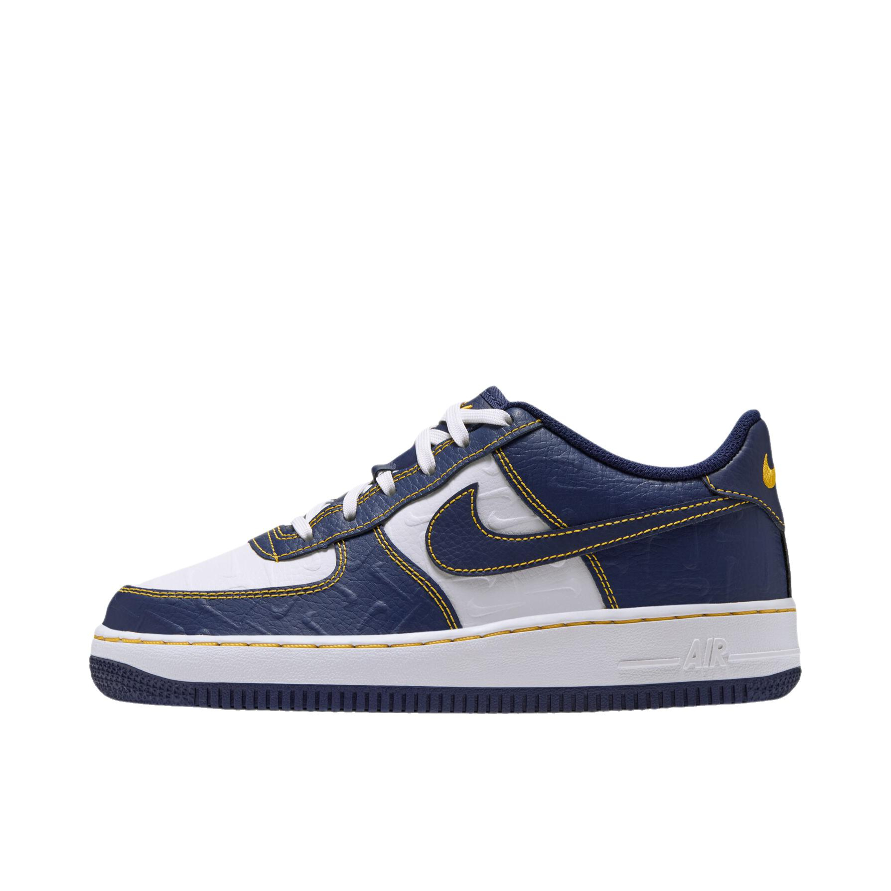 推荐商品：Nike Air Force 1 空军一号 板鞋 轻便舒适百搭耐磨防滑复古 大童/山峰白/深藏青/赭黄色