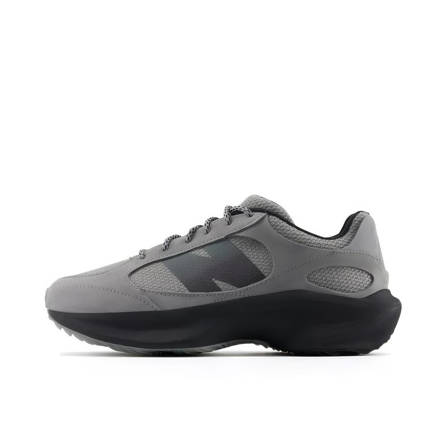 推荐商品：New Balance Warped Runner 老爹鞋 增高包裹支撑轻量化网布缓震跑者美学圆头 灰色/黑色