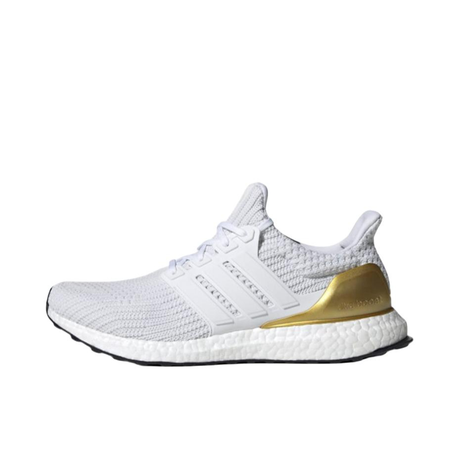 推荐商品：adidas UltraBoost 4.0 跑鞋 经典缓震透气防滑耐磨织物支撑抗扭转长跑轻运动圆头 白色/金色/灰色