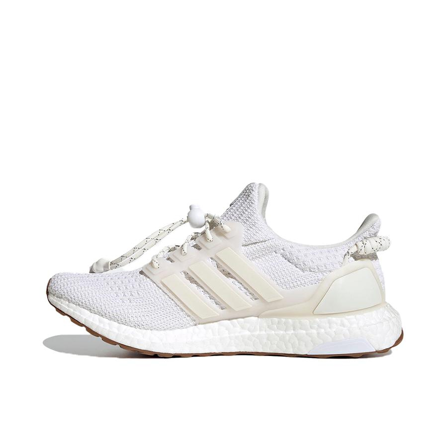 推荐商品：adidas Ultraboost 跑鞋 透气防滑耐磨缓震轻便休闲运动支撑织物减震防水抗扭转圆头 Ivy Park联名/白色