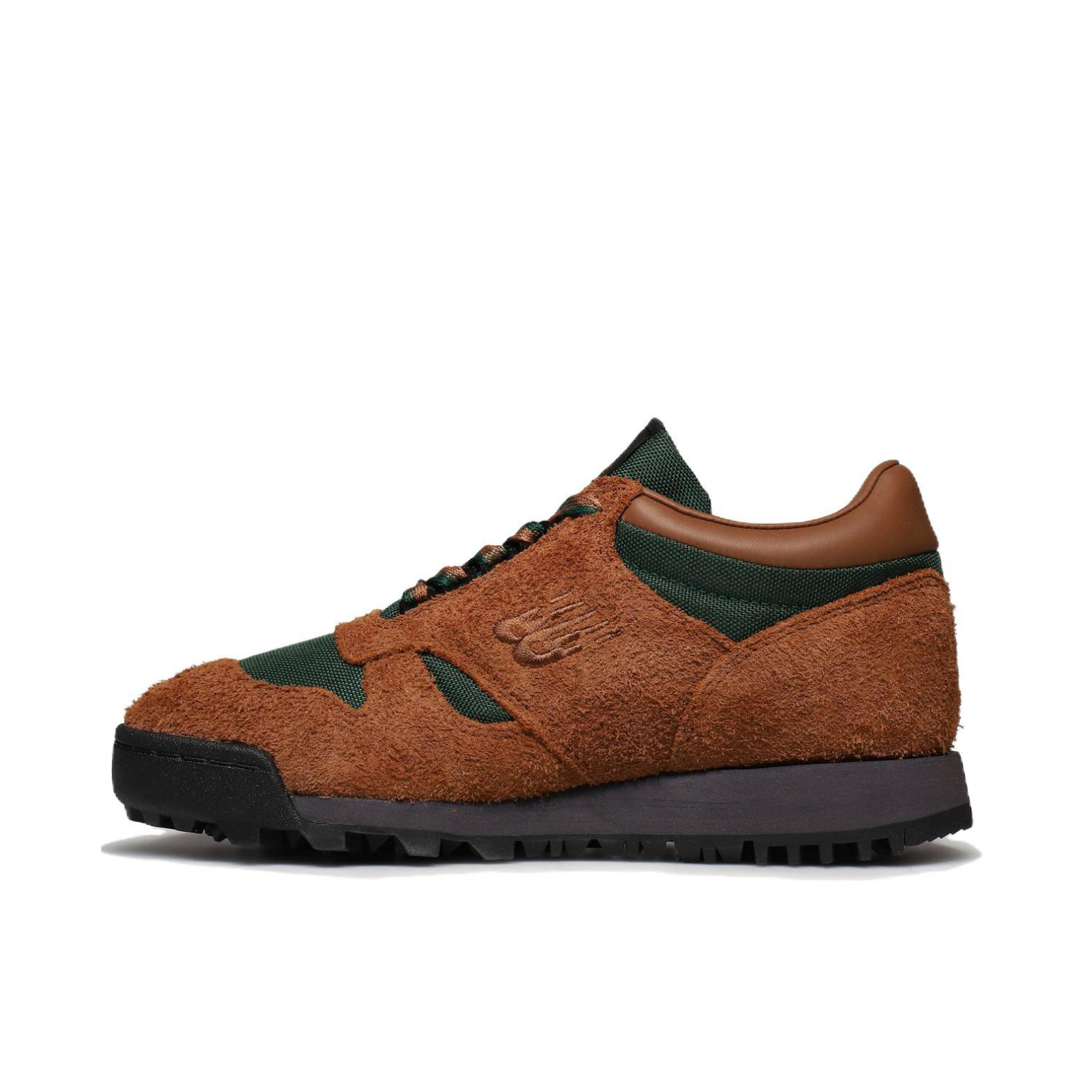推荐商品：New Balance Rainier Remastered 防滑耐磨 舒适减震 网布透气 百搭 休闲运动 户外鞋 棕色