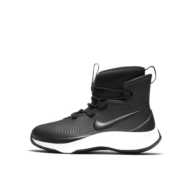 推荐商品：Nike Binzie Boot 防滑耐磨 舒适透气 休闲时尚 百搭潮流 运动鞋儿童 小童/黑色/白色