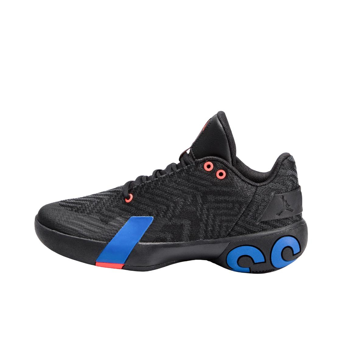 推荐商品：Jordan Ultra.Fly 3 篮球鞋 减震耐磨防滑实战织物复古 黑色/蓝色