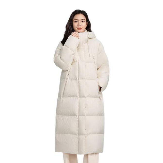 推荐商品：千仞岗 长款三防高级感连帽羽绒服 女装 Y308180Y 奶油白/升级版