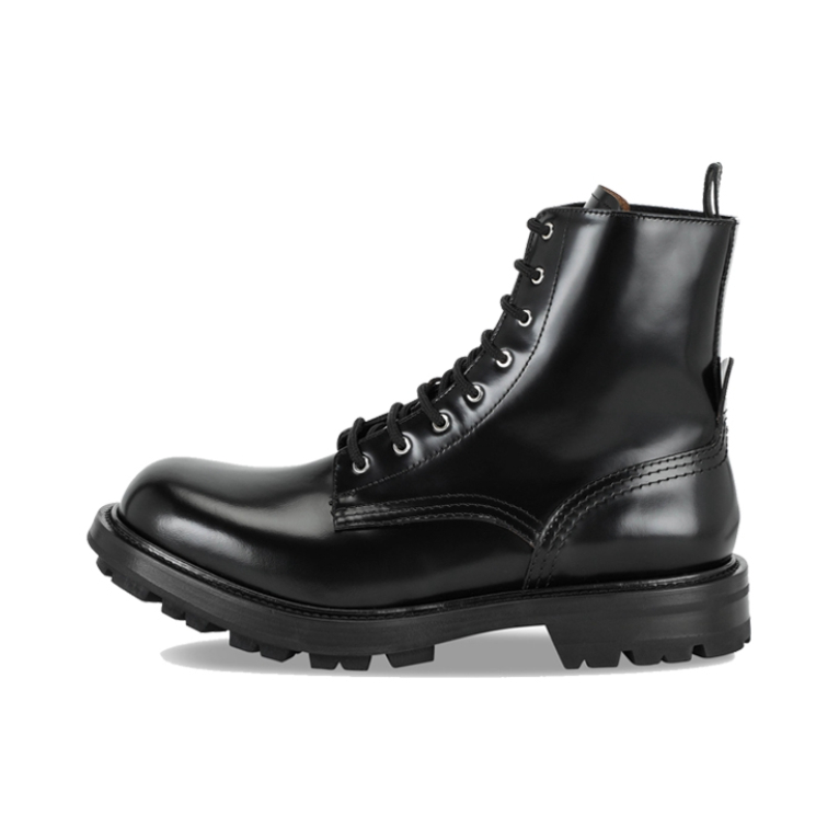 推荐商品：Alexander McQueen/亚历山大麦昆 Wander系列 休闲 牛皮 马丁靴 651621WHZ801000 黑色