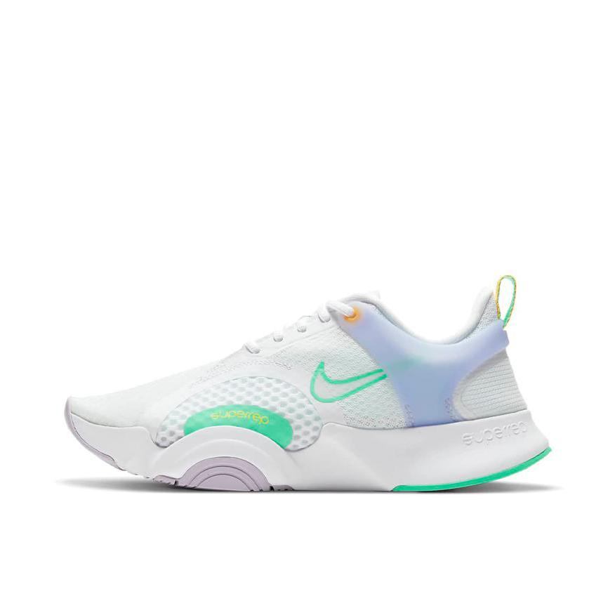 推荐商品：Nike SuperRep Go 2 跑鞋 舒适缓震防滑耐磨轻便透气 白绿