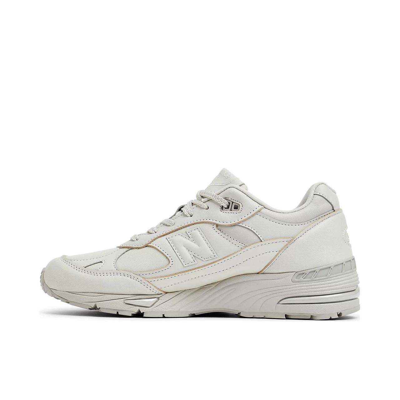 推荐商品：New Balance 991 跑鞋 舒适减震防滑耐磨织物网布透气经典复古休闲运动百搭通勤贴合 男款/米色