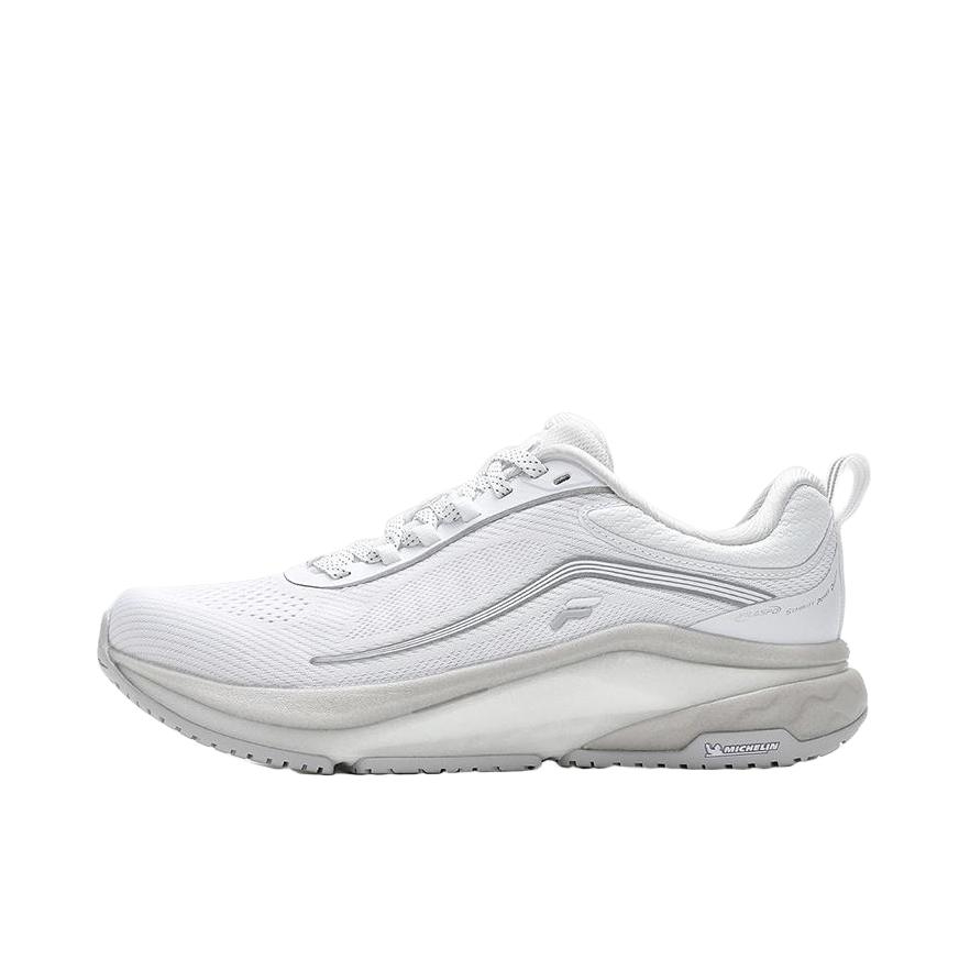 推荐商品：FILA/斐乐 SPD PANTHER 2 休闲 百搭 舒适 健步 织物 跑鞋 杰出白/雨雾灰