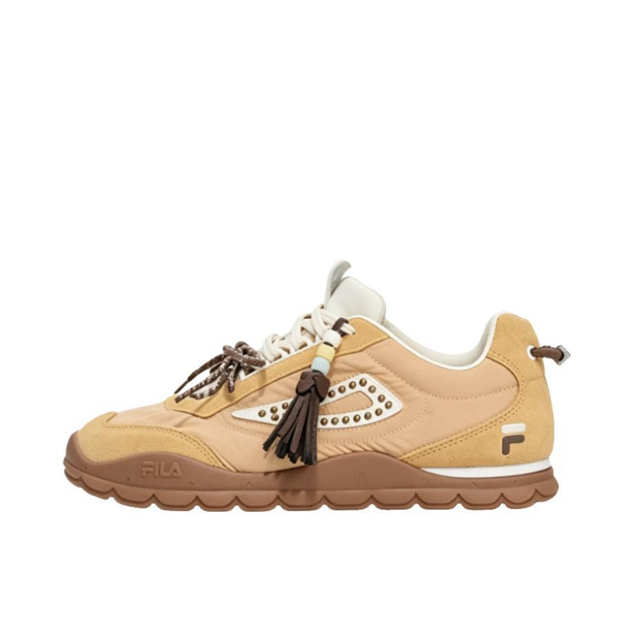 推荐商品：【田曦薇同款】 FILA/斐乐 BOBO BLING 板鞋 德训鞋 学院风薄底低帮轻便 女款/沙地棕/豆腐白