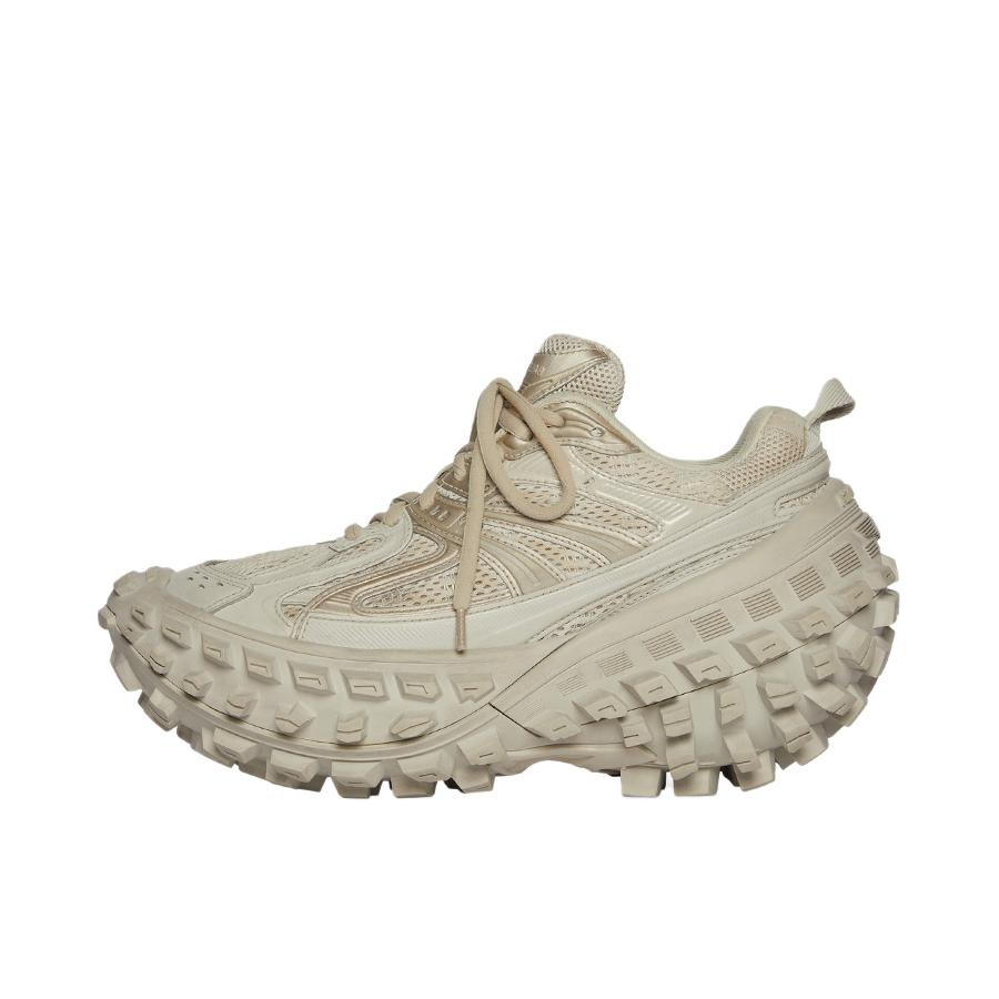 推荐商品：Balenciaga 巴黎世家 Defender 复古时尚 舒适透气 百搭厚底 网布 织物 圆头 做旧 轮胎鞋 老爹鞋 女款/米粽色