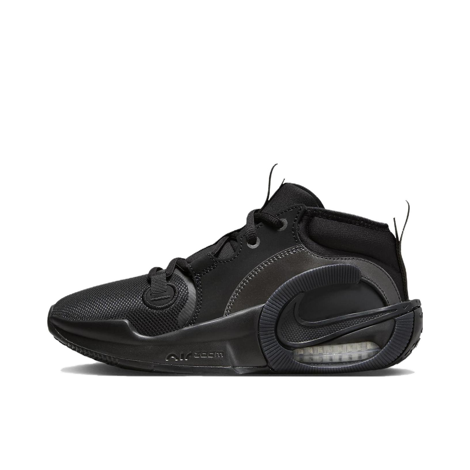 推荐商品：Nike Air Zoom Crossover 2 网面透气 防水轻便 舒适缓震 防滑耐磨 织物 合成革 篮球鞋 大童/纯黑色
