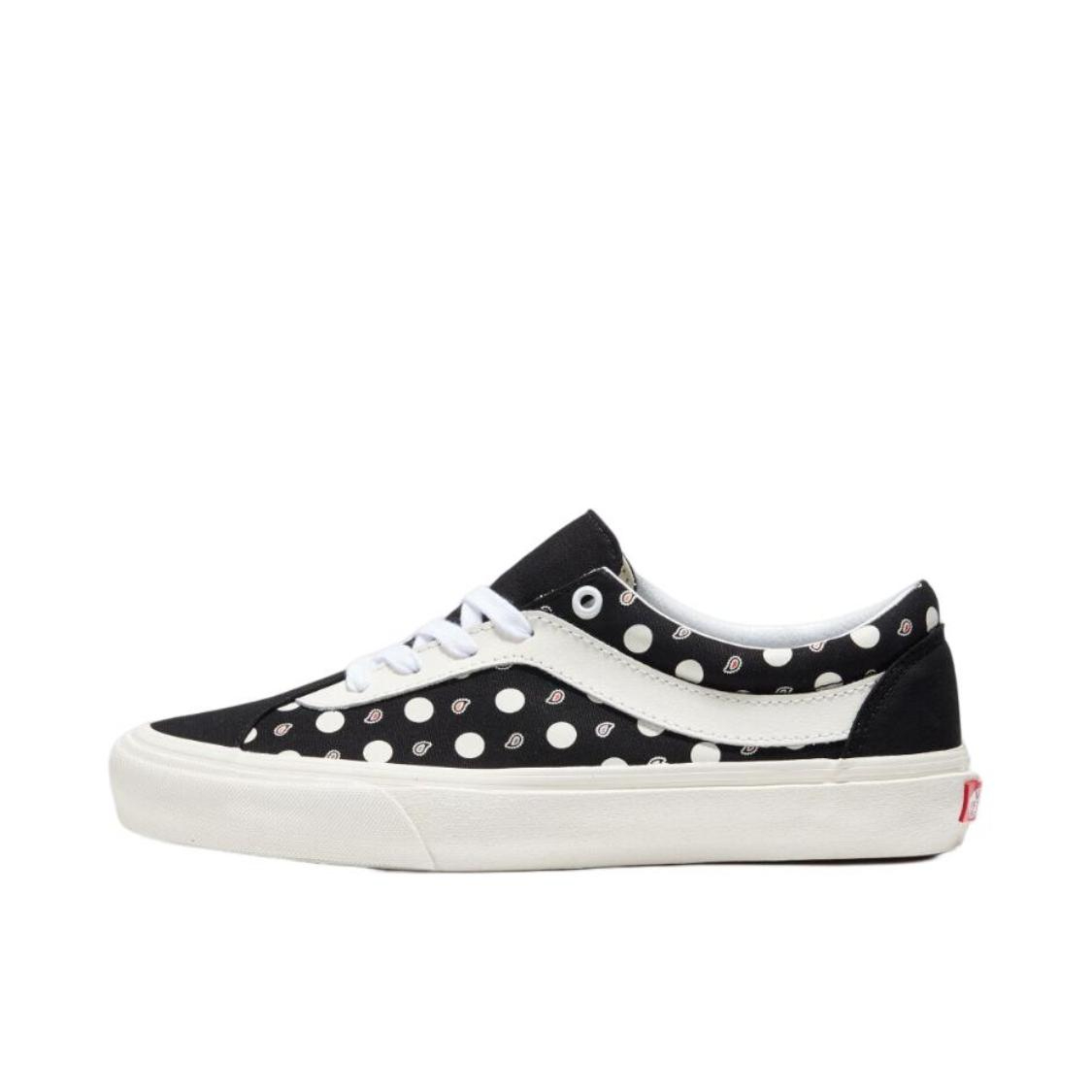 推荐商品：Vans/范斯 Bold Ni 板鞋 复古拼接经典舒适休闲防滑耐磨 黑白点色