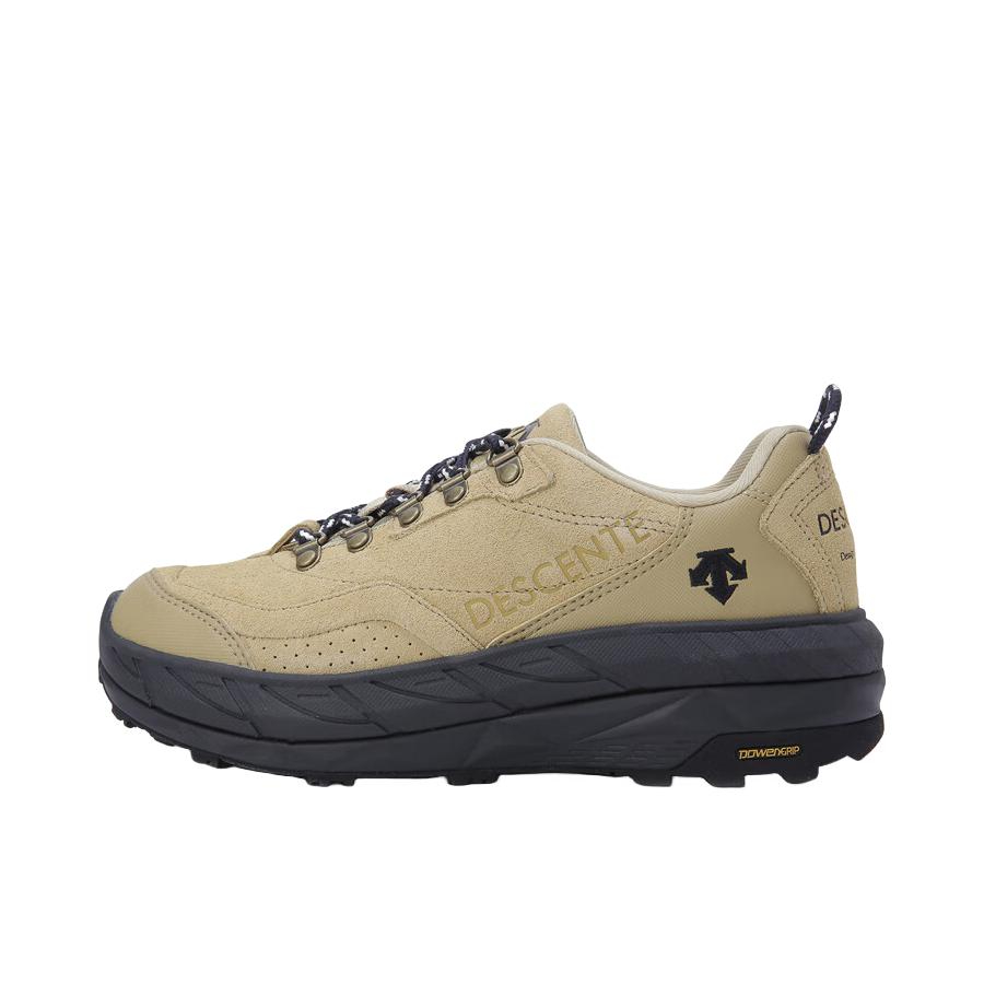 推荐商品：DESCENTE/迪桑特 休闲 时尚 舒适 防水 耐磨 运动休闲鞋 棕色 