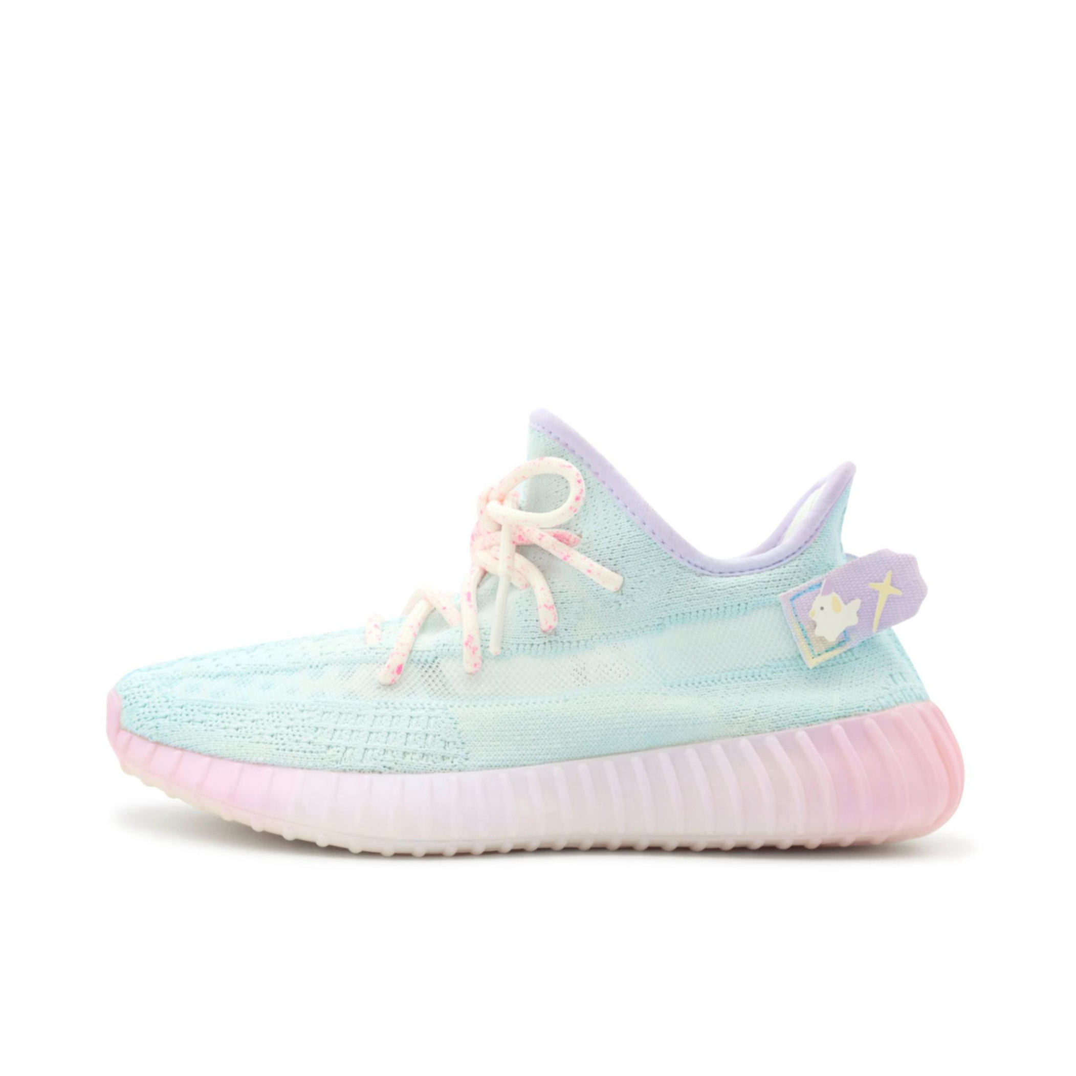 推荐商品：【定制球鞋】adidas originals Yeezy Boost 350 V2 防滑耐磨 舒适减震 轻便透气 织物 防水 百搭 运动休闲鞋 夏日椰椰冰