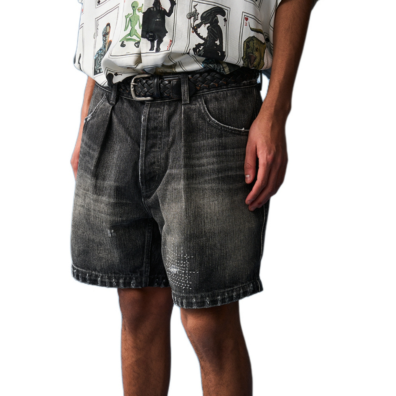 推荐商品：TIRES  水洗牛仔刺子破坏休闲短裤 男女同款 黑