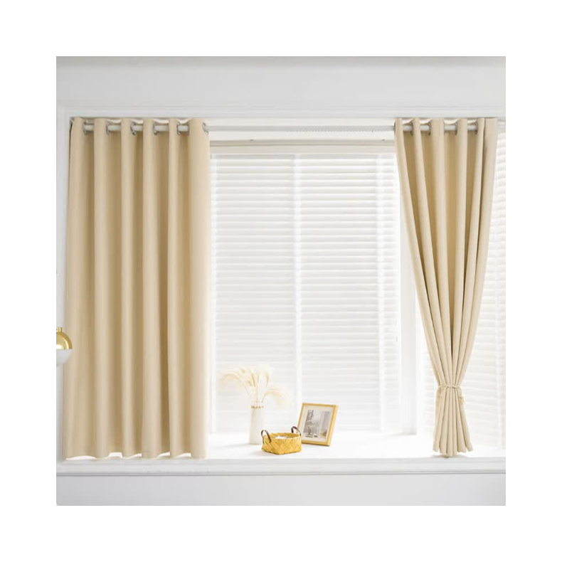 推荐商品：伊帘优品 伸缩杆穿孔款 遮光度90%-99% 窗帘