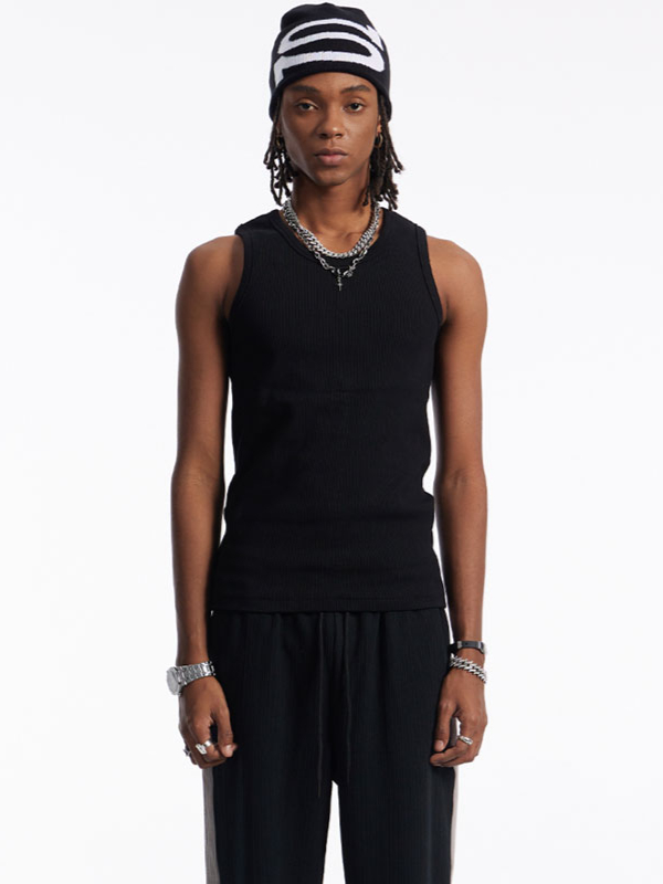 推荐商品：【王一珩同款】Small Town Kid 美式街头无袖背心 男女同款 2301790001 黑